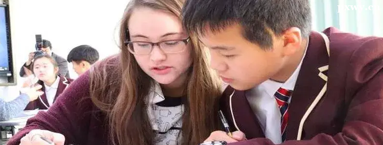 ����ѧУ����γ���ϵѡ���ĸ���