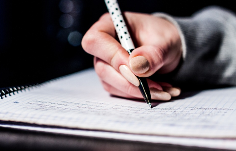 家长要不要给孩子报一个作文辅导培训班呢?