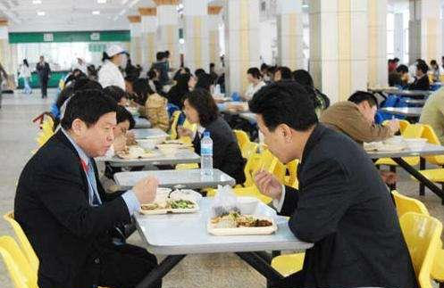 �������˽�Ĺ��ڹ���Ա����Щ��