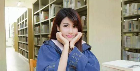 ����Ӣ��֮�����ԴӾ���÷�����