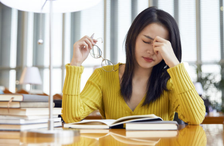 �и�����֮�Ķ����µ���ļ���شʻ�