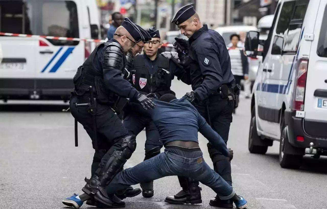 �ڶ���ѧ,���ڶ���˹�ľ�������