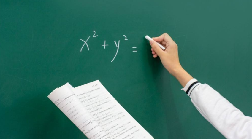 ��ʦ�ʸ�֤��ѵ��������