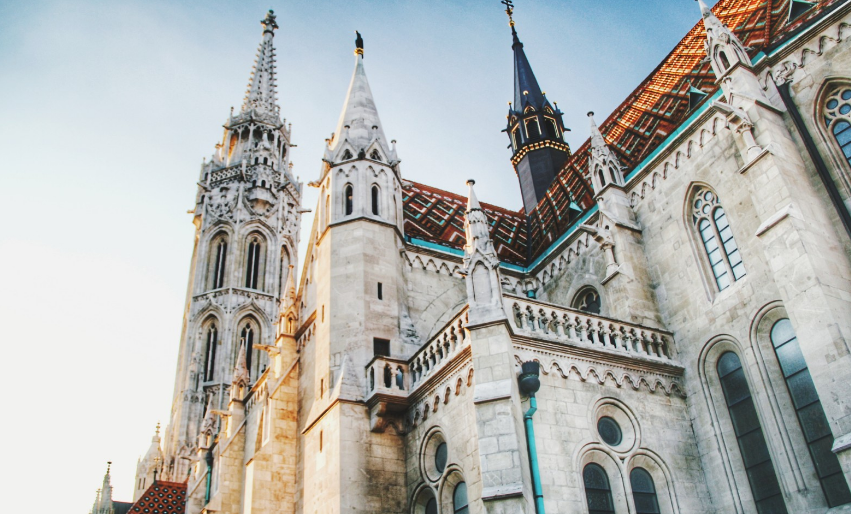 ����˹��ѧһ��ķ��ô�Ŷ��٣�