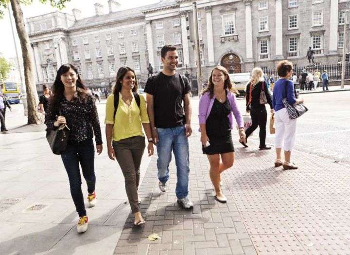 �߿������밮������ѧ;���ĸ���