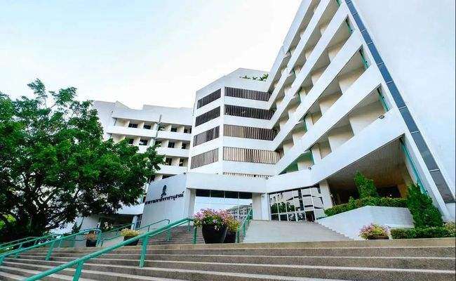 ̩����ѧ��У֮����¡����ѧ