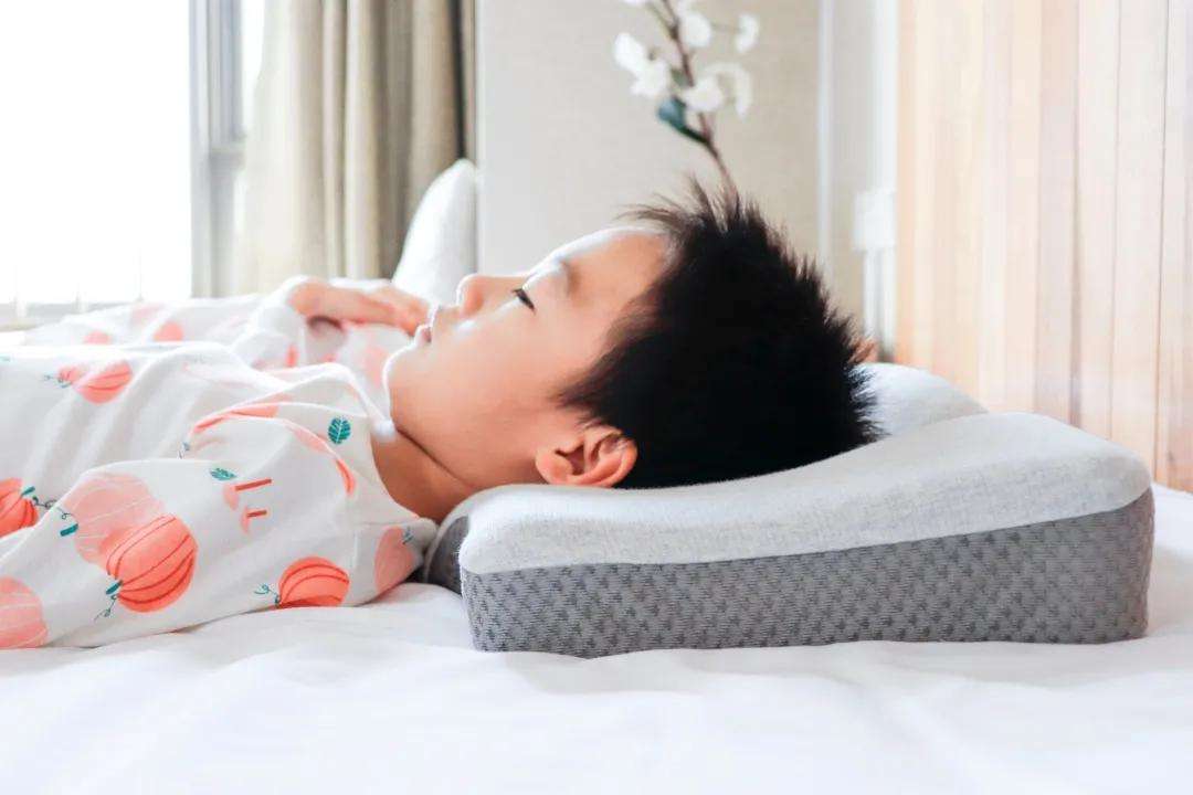 保健培训解答:脊柱侧弯会影响睡眠质量吗?