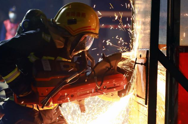 �����м�����֤��ô��ȡ��Ҫʲô����