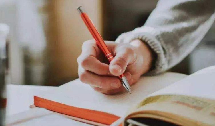 ���˸߿���ѧ�����Բμӽ�ʦ�ʸ�����