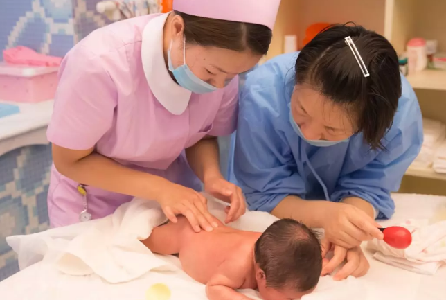 母婴护理师培训之母婴护理师的从业条件及素质要求