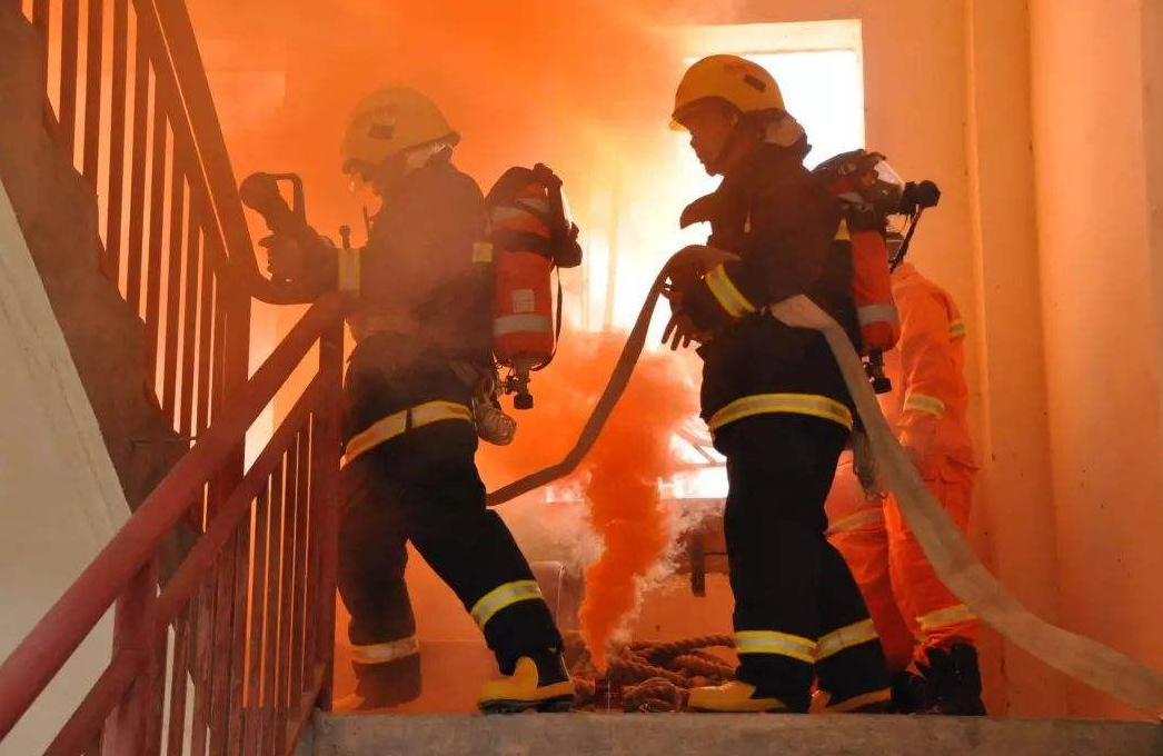 �½�������������ʦ����������ʲô