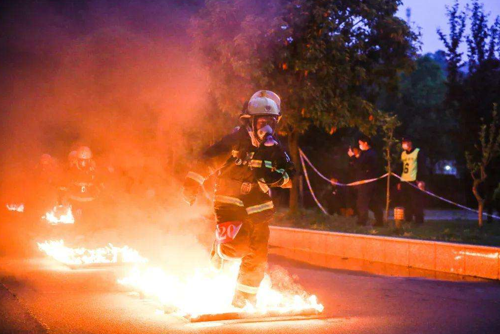 �½�����֤��ô��ȡ��Ҫʲô����