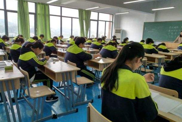 �㶫��ʦ�ʸ�֤��������