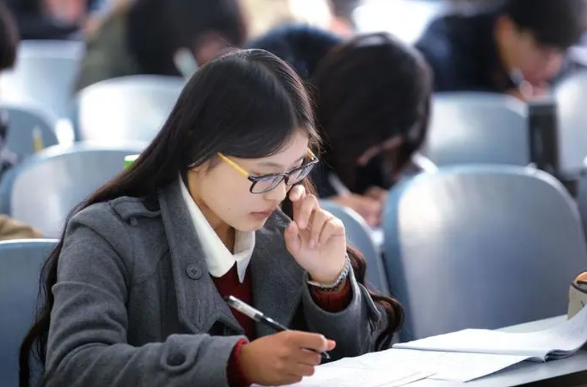 ����Ա���������Ի�����