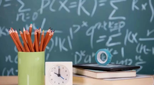 �и��Ķ�������μ򻯾��ӣ�