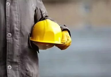 ��������Ա��ʩ��Ա�ĸ�����ǰ;��