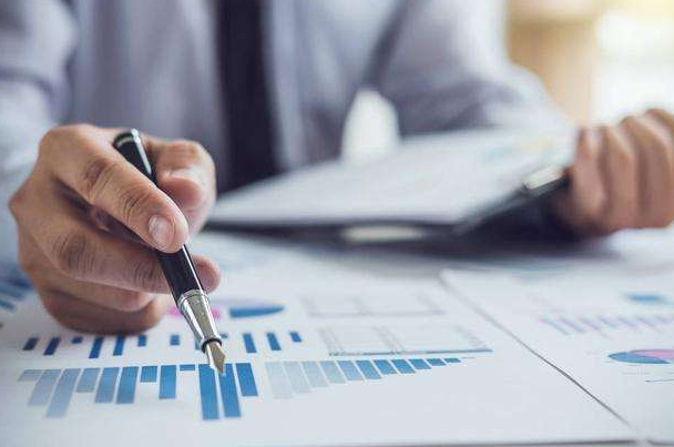 �߼�����ʦ�ǻ������Ǳʿ�