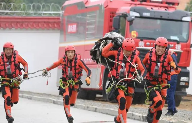 �������м����ʸ�֤�� ��ʲô����