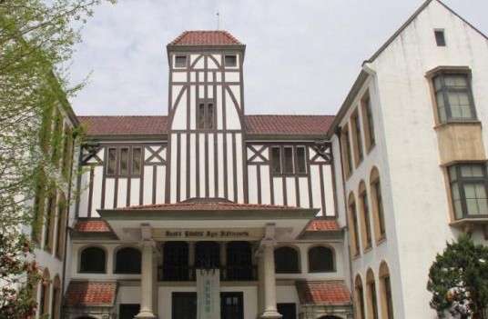 �����ձ��絾���ѧѡ��רҵ�ĸ���