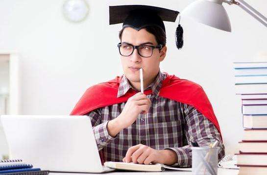 �μ�UI���ʦ��ѵ����ѧ����