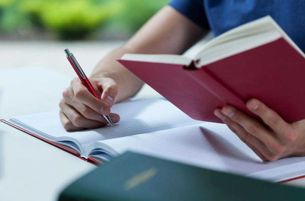 ���и���Ӣ�����