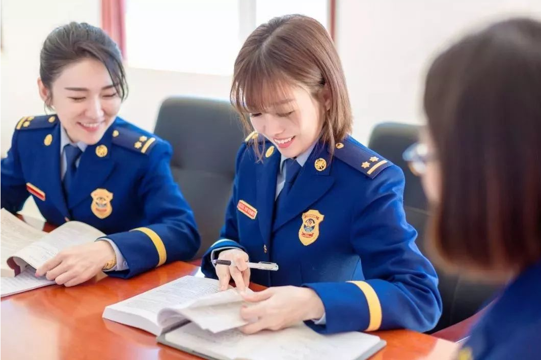 ������ʩ����Ա֤��ʲô�� ����������