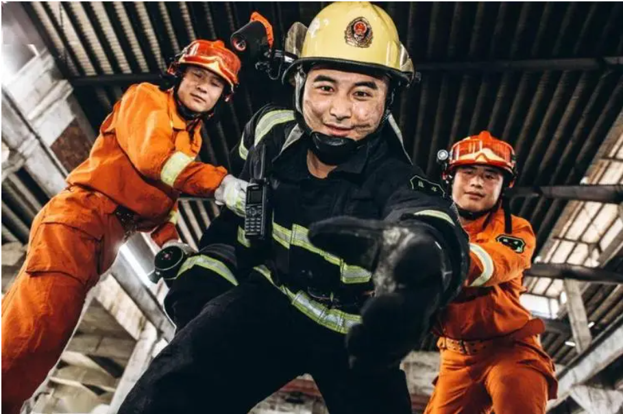 �м�������ʩ����Ա֤�ÿ��� �����ſ�Ŀ