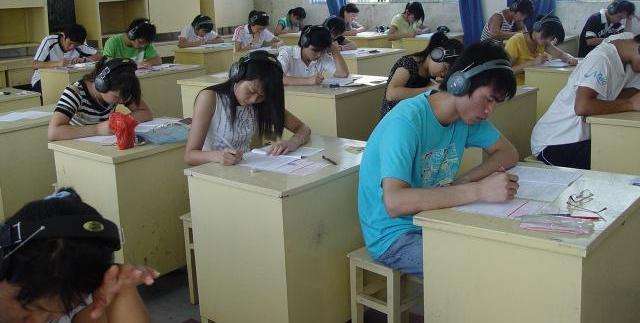 Ӣ����������������ڶ����ڵ���ͻ��