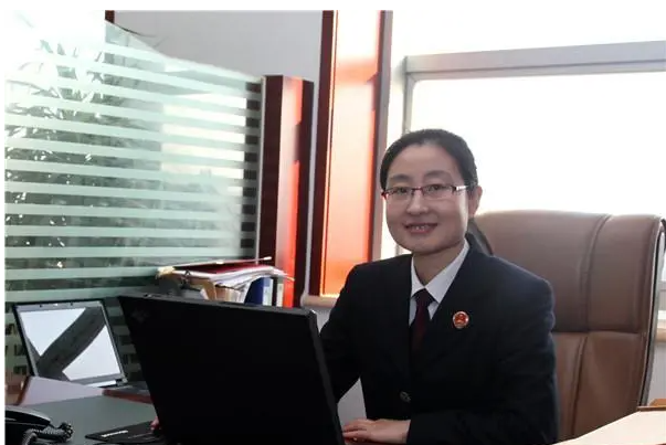 ѡ�����͹���Ա���������ͬ��