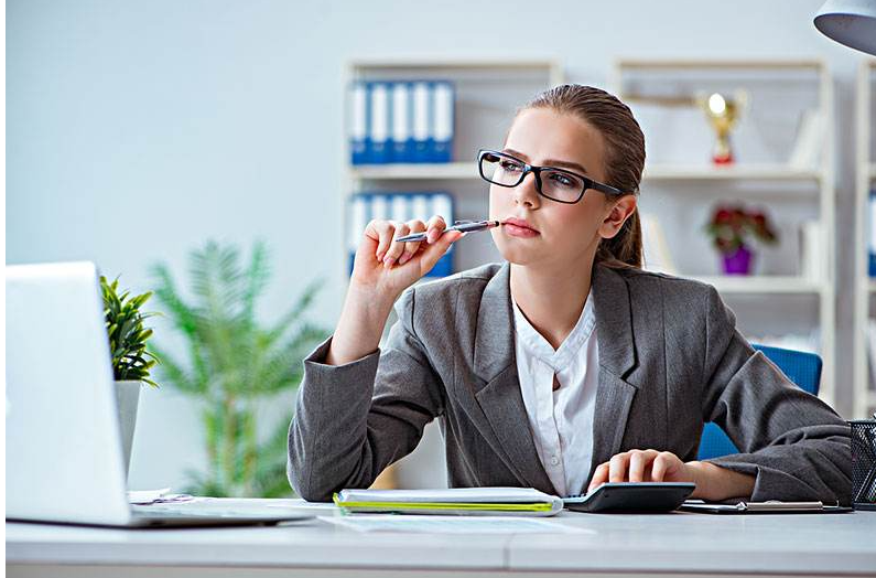 ע����ʦһ�������� һ����׬����Ǯ