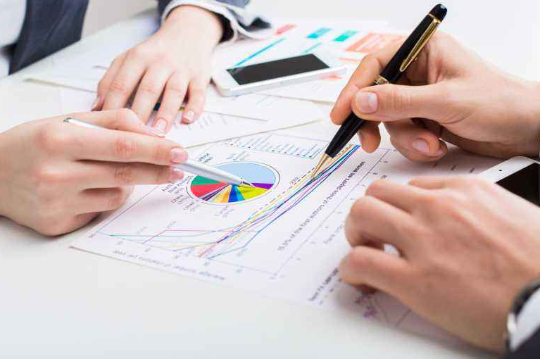 ���֤��ѵ�����ļҺ� ʮ����У����