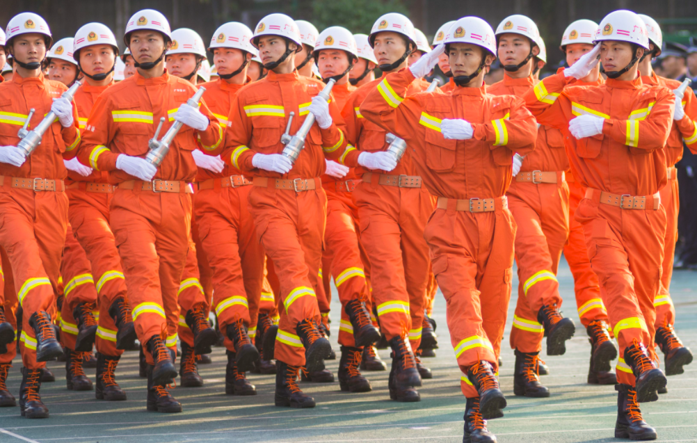 ������ʩ����Ա���Ա���������Ҫ��Щ