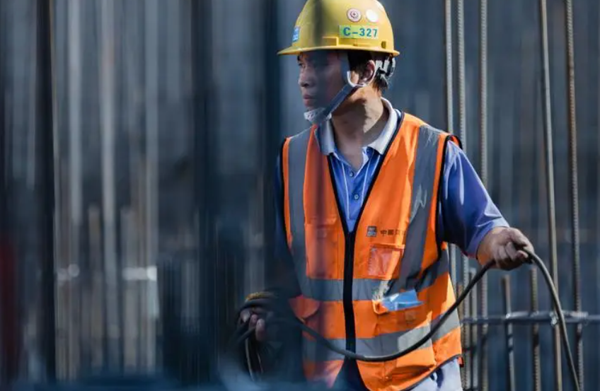 �����������ж�� ���������ö���Ǯ