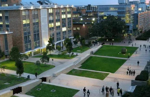 �Ĵ�������ѧ����ī������ѧ����ȱ�����