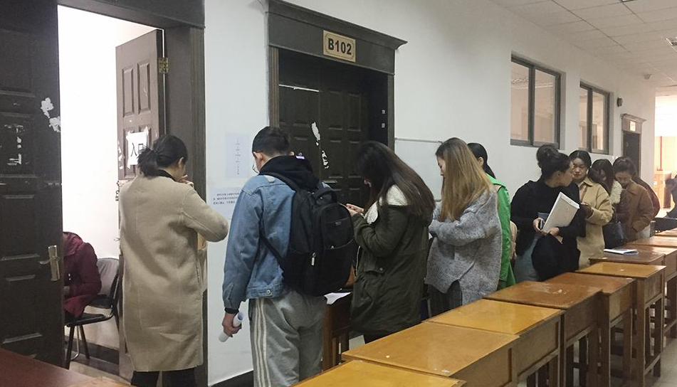 �����Ի���ԺУ����Щ