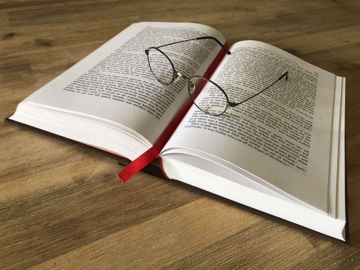 �и��Ķ����Ը߷�ѵ������