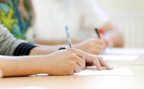 ������ѯʦ���Ա������