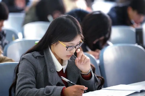 ����Ա���Ի�߻�����Ŀ������