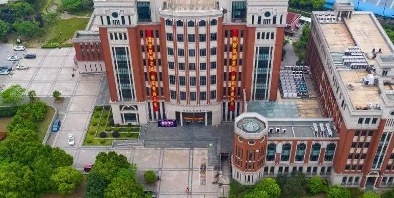 ��У�о������ϸ���