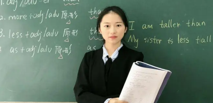 ��ʦ�ʸ�֤�϶�������ʲô �����϶�ʱ����������