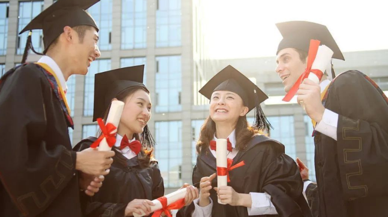 ר�Ʊ�ҵ����������� ���˸߿�����ѧ�������Ͽ���