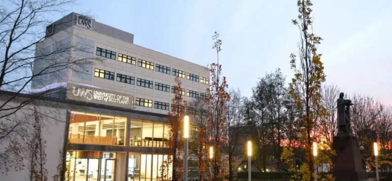 Ӣ����ѧ���ո�����ѧ����ȥ��