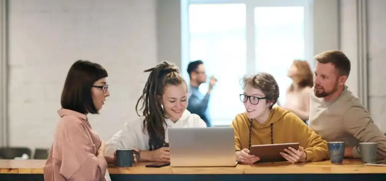 ���ݿ��и���ѵ���������