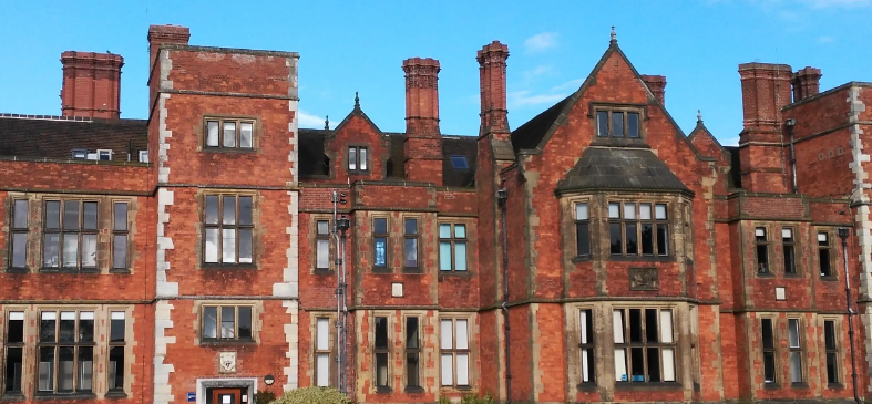 Ӣ����ѧԼ�˴�ѧ������������Щ��