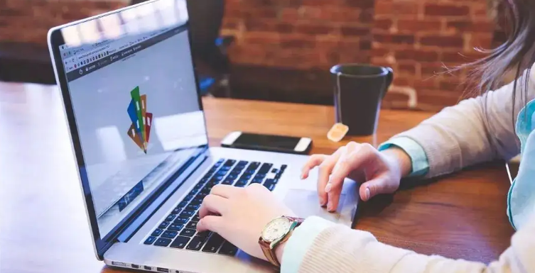 ����webǰ����ѵѧУ