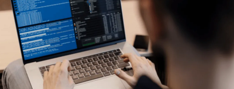 Python��ѵ�������ʶ��٣�