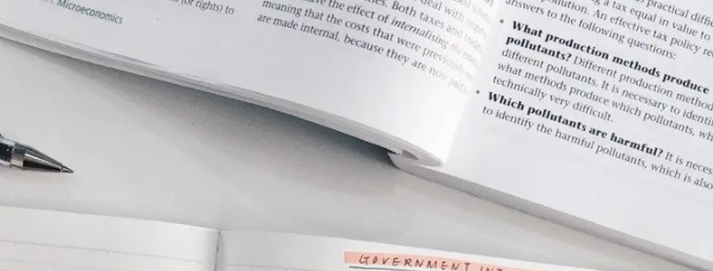 ��˼�Ķ���ο��ٶ�λ�𰸣�