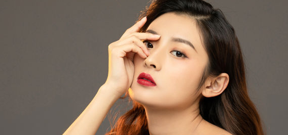 ���뻯ױ��ҵ�Ժ���γ�Ϊһ������Ļ�ױʦ