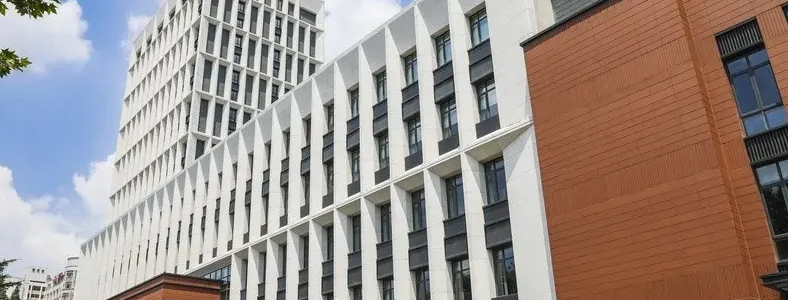 �������̿����Լ۱ȸߵ�ѧУ