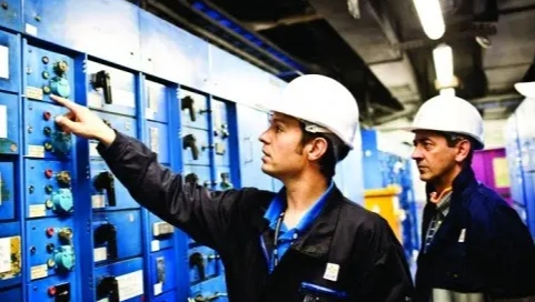 ǳ̸�ṹ����ʦǰ����������Σ�